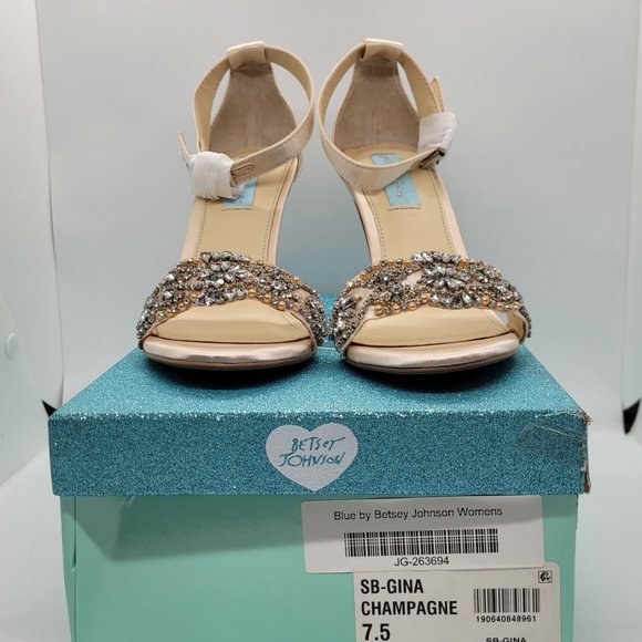 Blue by Betsy, Heels - Picture 2 of 5